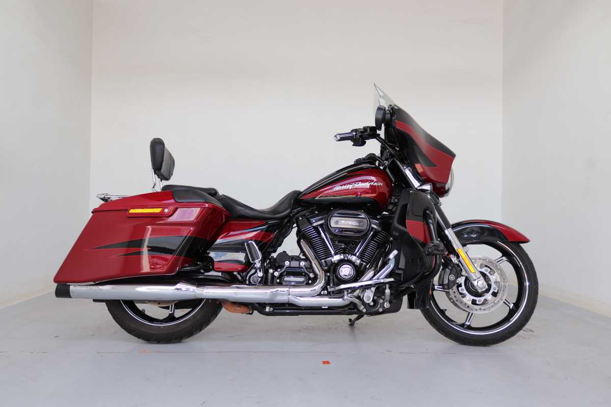 HARLEY DAVIDSON CVO STREET GLIDE, image 1