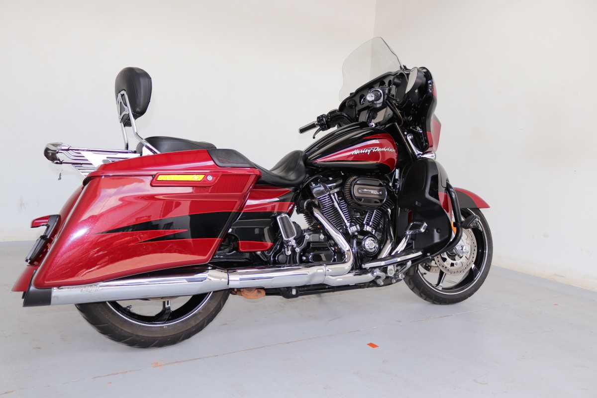 HARLEY DAVIDSON CVO STREET GLIDE, image 2