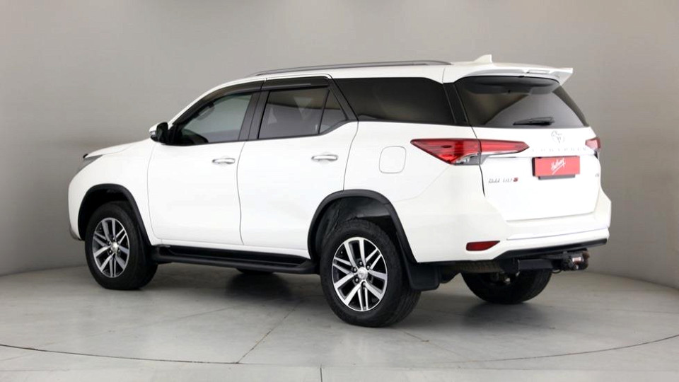 TOYOTA FORTUNER 2.8GD-6 4X4 A/T, image 2