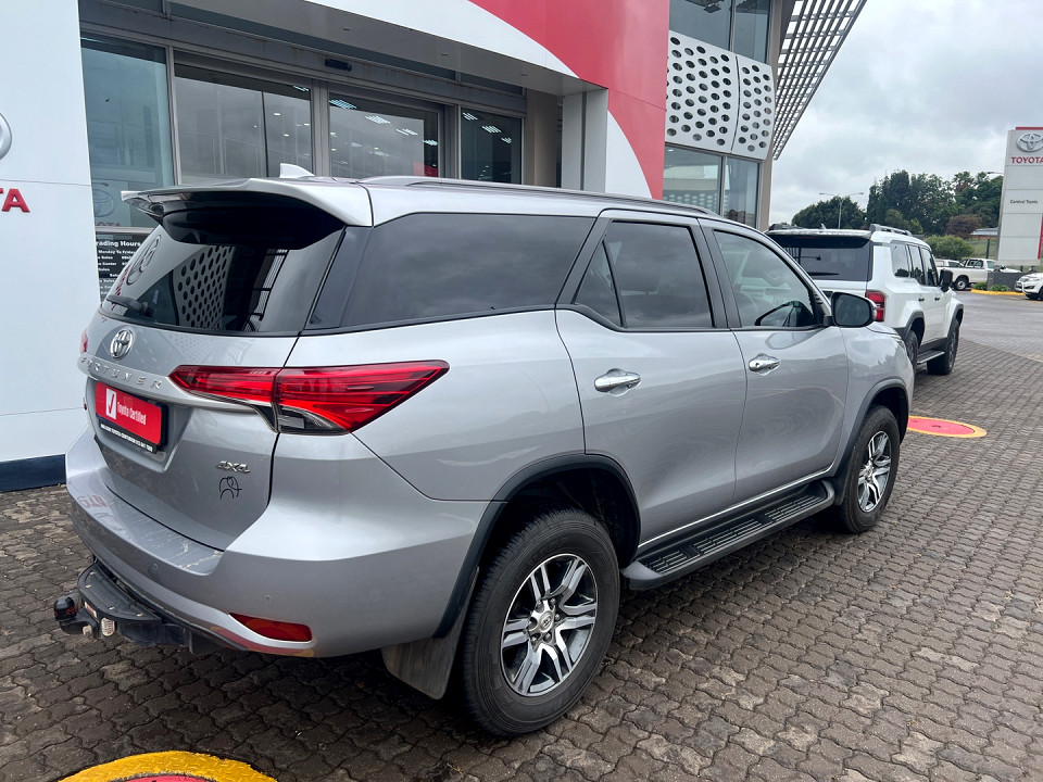 TOYOTA FORTUNER 2.4GD-6 4X4 A/T, image 2