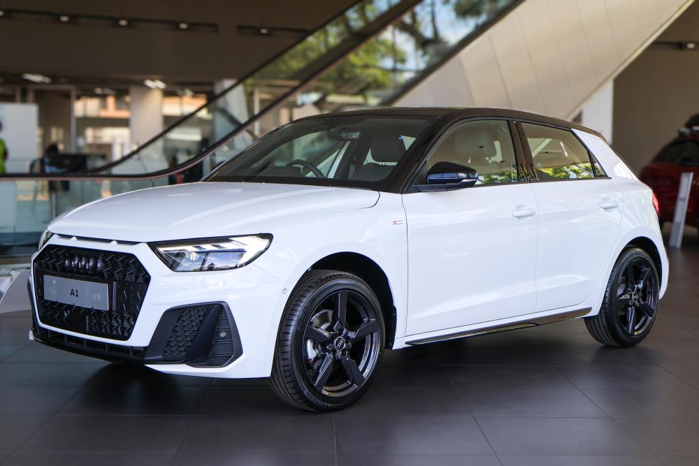 AUDI A1 SPORTBACK 30 TFSI BLACK EDITION S-TRONIC, image 2