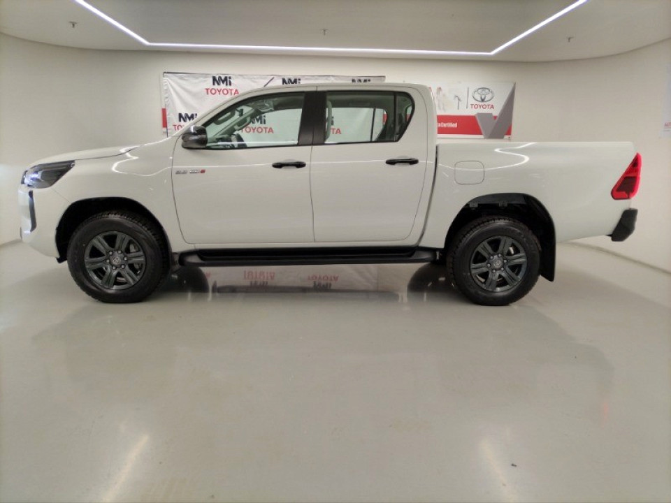 TOYOTA HILUX 2.8 GD-6 RAIDER 4X4 A/T P/U D/C, image 2