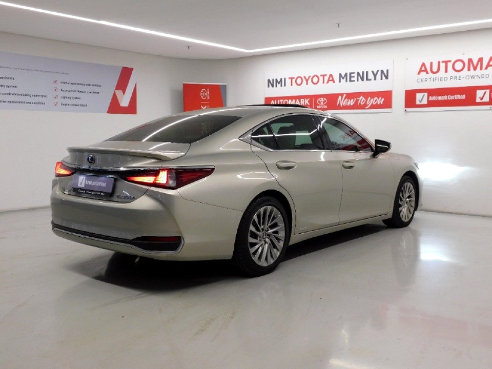 Lexus ES 300h SE, image 2