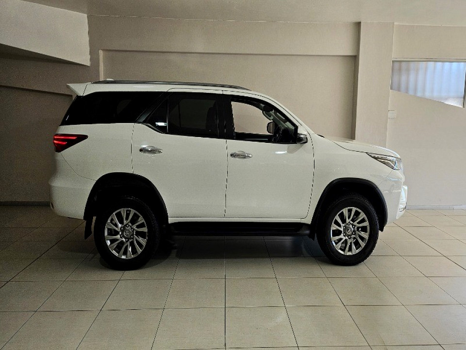 TOYOTA FORTUNER 2.8GD-6 R/B A/T, image 2