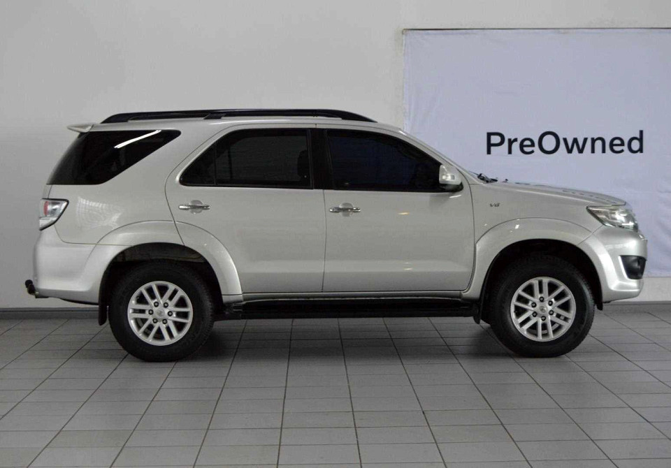 TOYOTA FORTUNER 4.0 V6 A/T 4X4, image 2