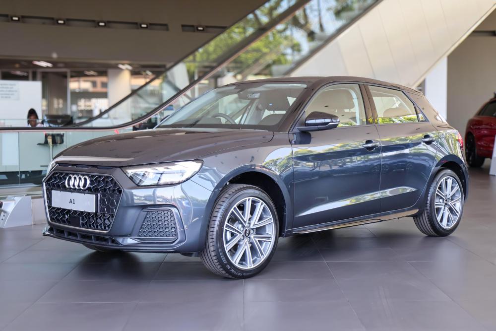 AUDI A1 SPORTBACK 30 TFSI ADVANCED S-TRONIC, image 2