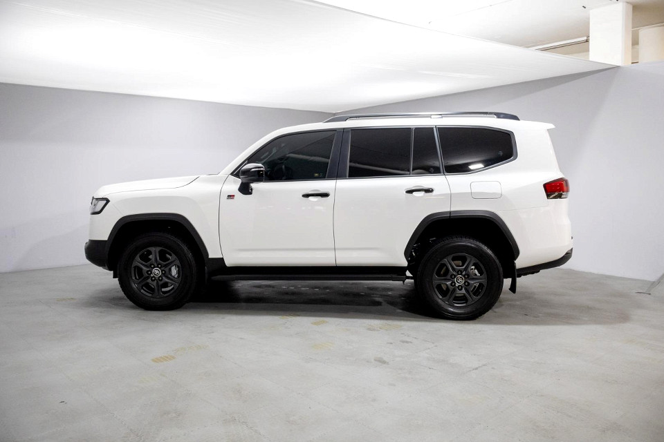 TOYOTA LANDCRUISER 300 V6 3.3D GR-S, image 2