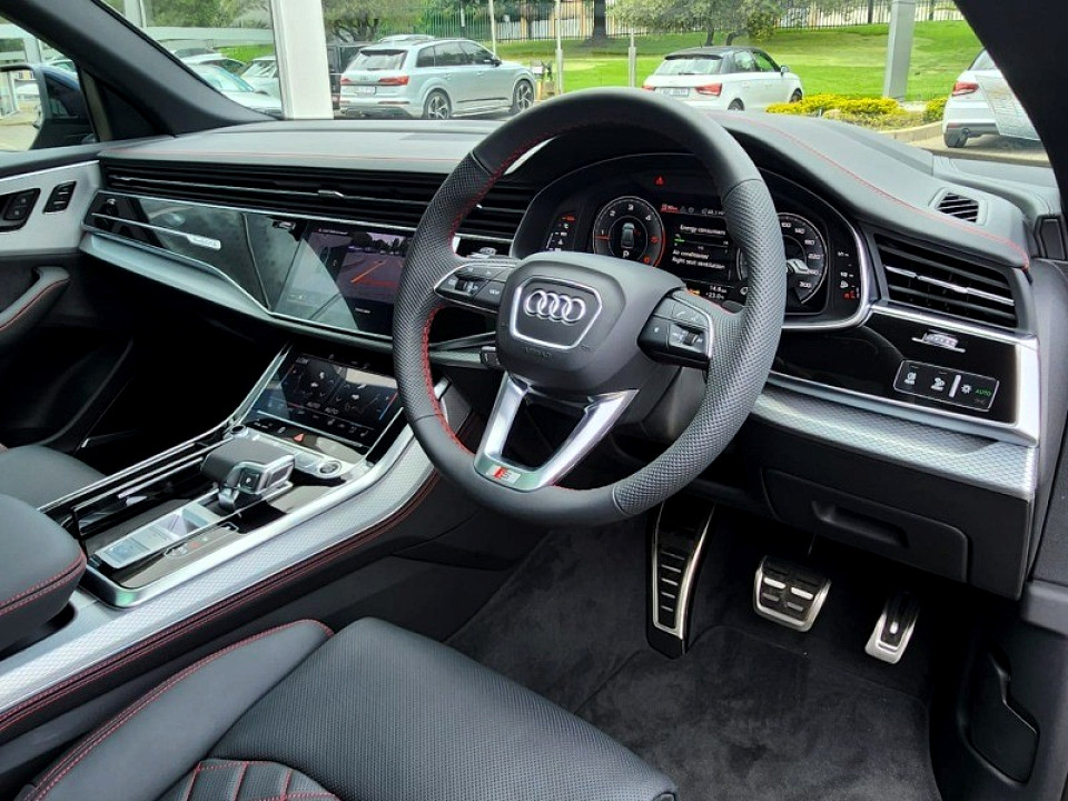 AUDI Q8 45TDI QUATTRO TIP BLACK EDITION, image 2