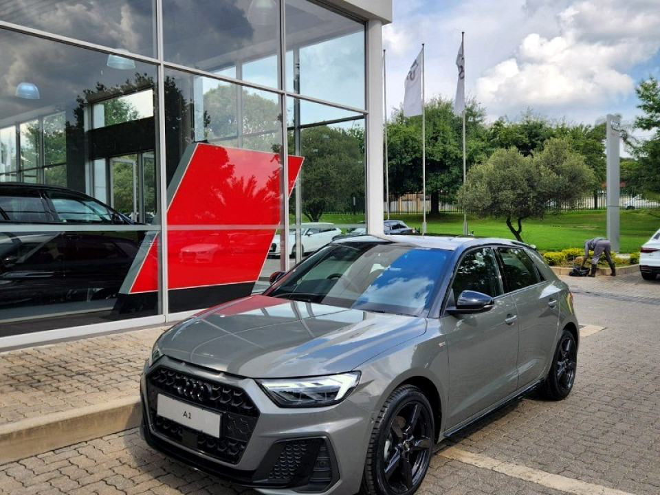 AUDI A1 SPORTBACK 30 TFSI BLACK EDITION S-TRONIC, image 2