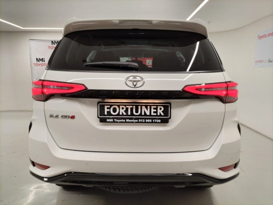 TOYOTA  FORTUNER 2.4GD-6 R/B A/T, image 2