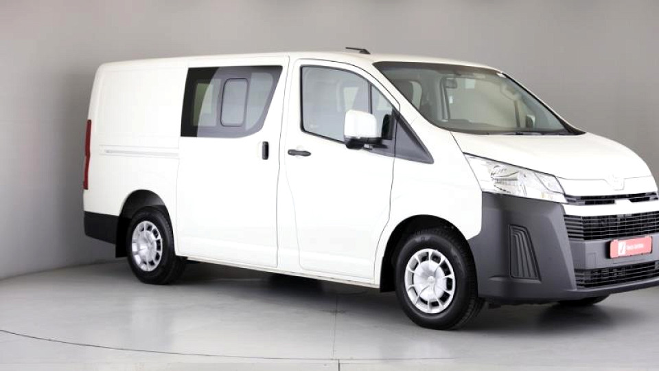 Toyota Quantum 2.8 LWB crew cab, image 1