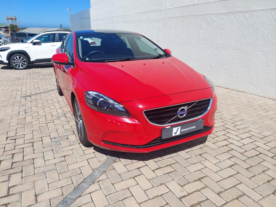 VOLVO V40 D2 MOMENTUM, image 1