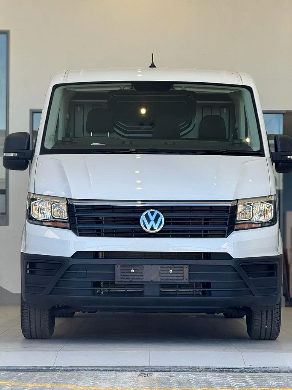 VOLKSWAGEN CRAFTER 35 2.0TDi MWB 103KW F/C P/V, image 1