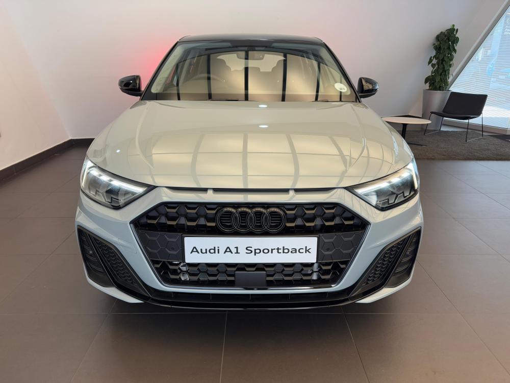 AUDI A1 SPORTBACK 30 TFSI BLACK EDITION S-TRONIC, image 2