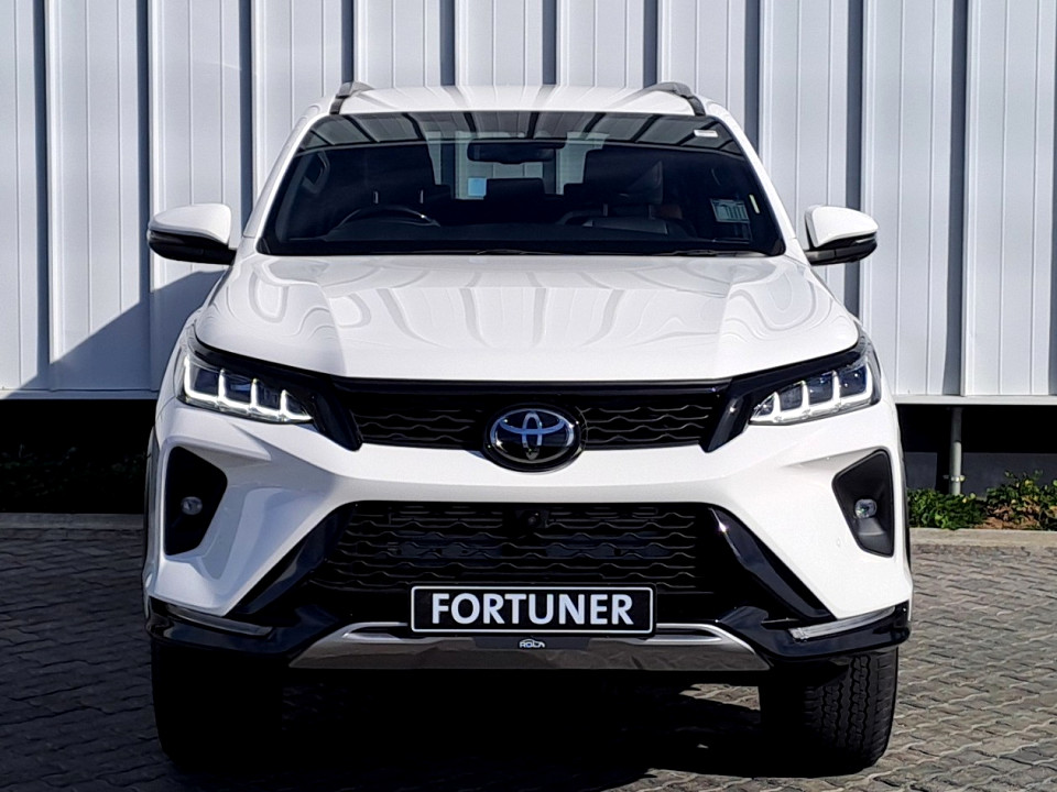 TOYOTA  FORTUNER 2.8 GD-6 4X4 VX A/T, image 2