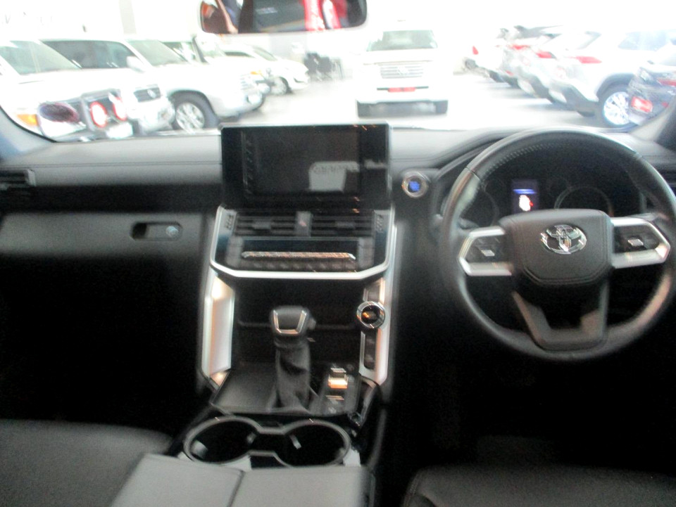 TOYOTA LANDCRUISER 300 V6 3.3D GX-R, image 2