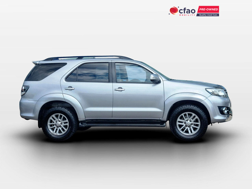 TOYOTA FORTUNER 3.0D-4D R/B A/T, image 2