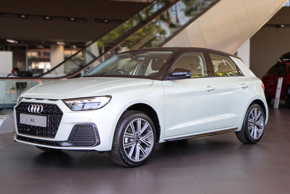 AUDI A1 SPORTBACK 30 TFSI ADVANCED S-TRONIC, image 2