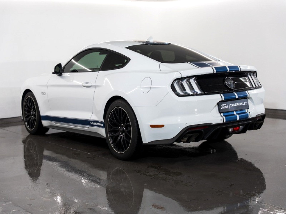 Ford Mustang 5.0 GT fastback, image 2